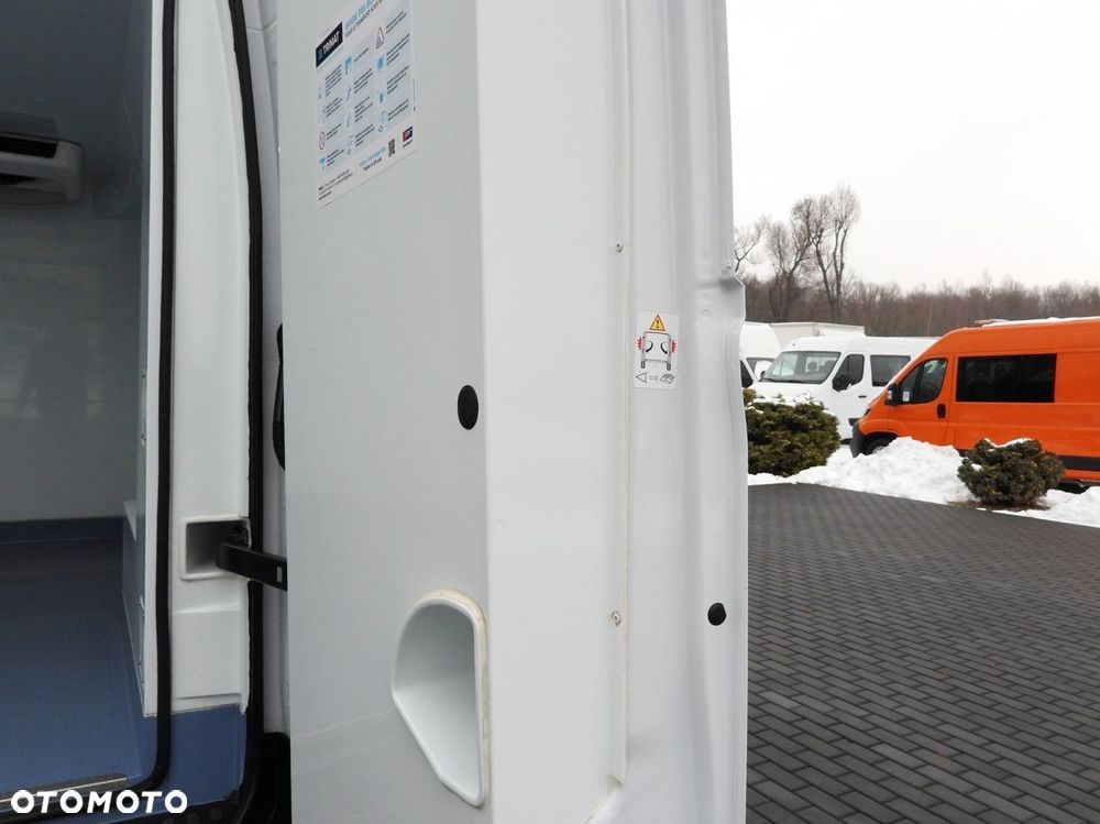 Renault MASTER FURGON CHŁODNIA  -10*C ZASILANIE 230V TEMPOMAT NAWIGACJA LEDY KLIMATYZACJA  150KM - 15