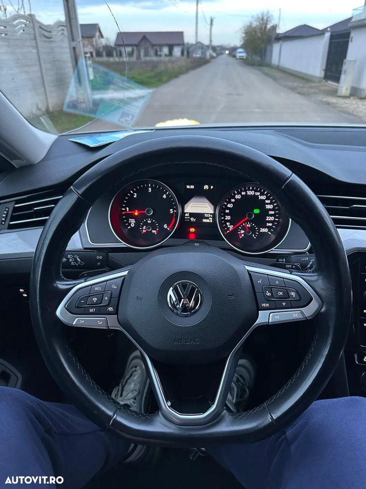 Volkswagen Passat Variant 2.0 TDI SCR DSG - 7