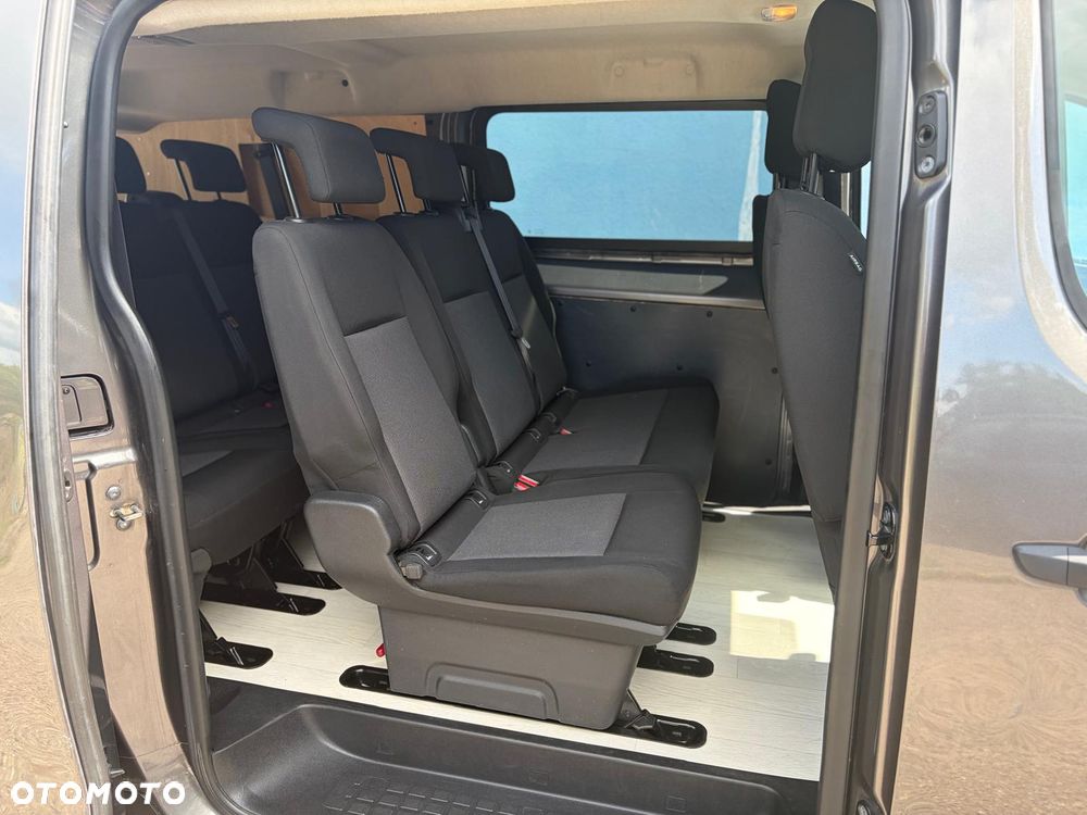 Peugeot Traveller - 23