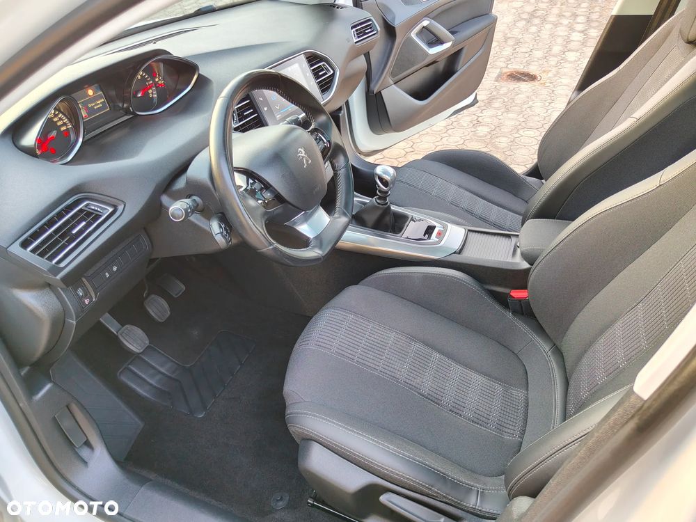 Peugeot 308 - 23