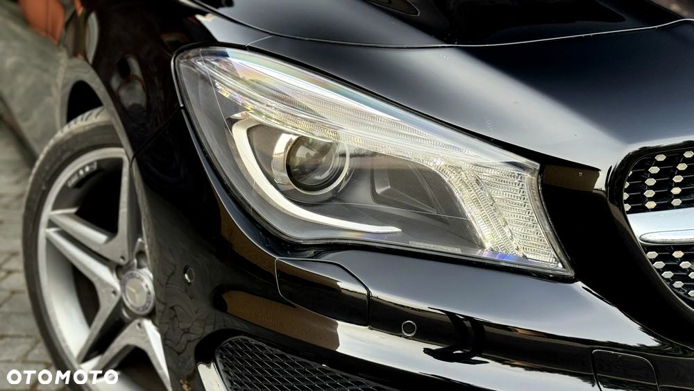 Mercedes-Benz CLA 180 7G-DCT AMG Line - 12