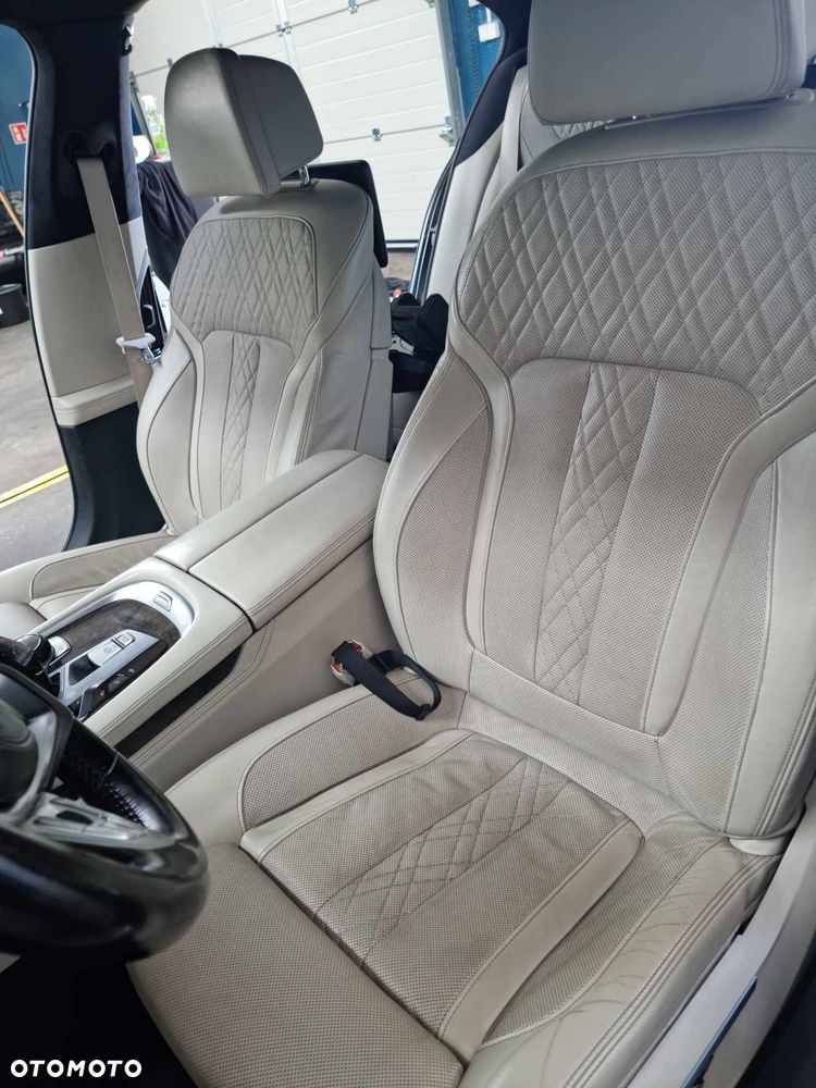 BMW Seria 7 750Ld xDrive - 13