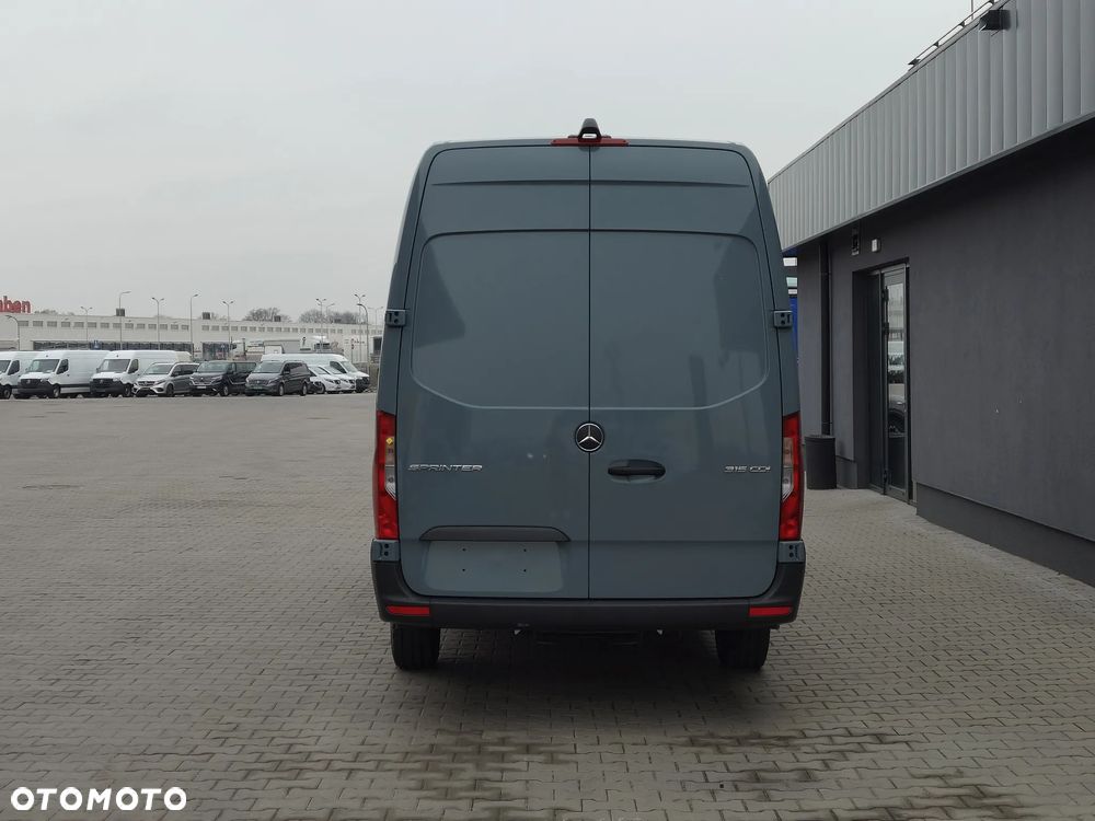 Mercedes-Benz Sprinter - 7