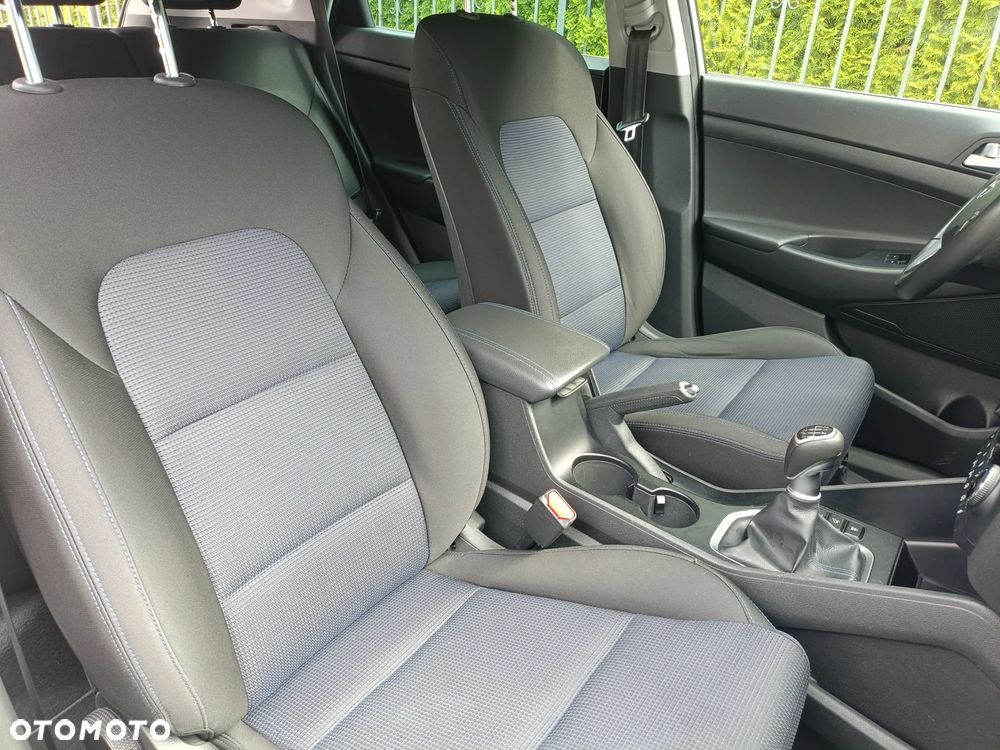 Hyundai Tucson 2.0 CRDI BlueDrive Style 2WD - 33