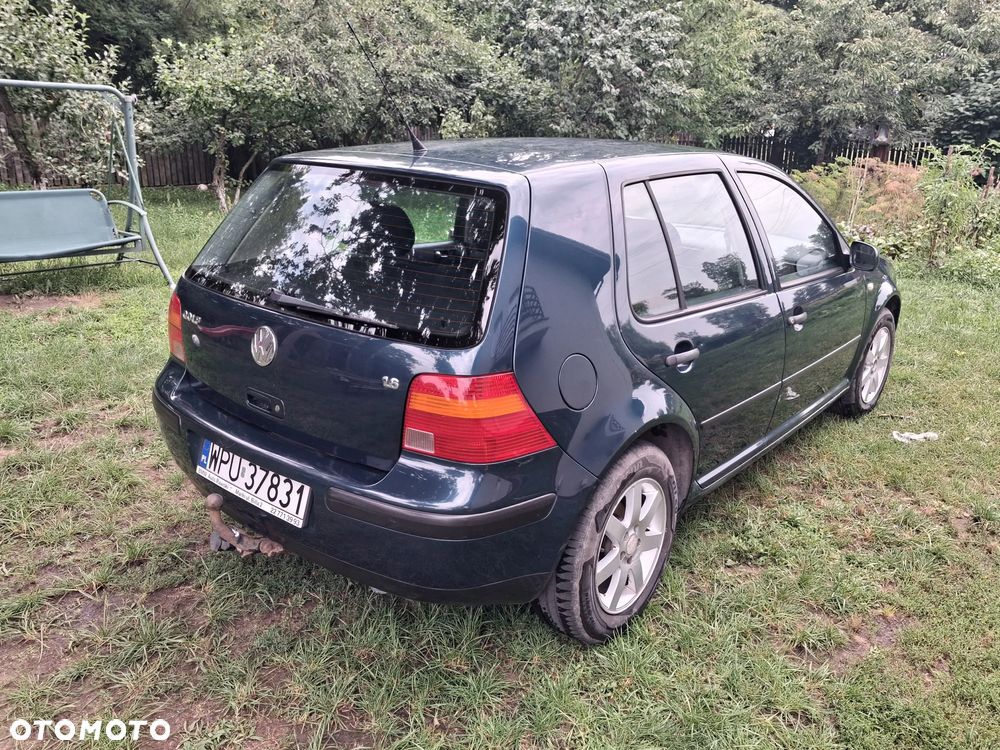 Volkswagen Golf 1.6 Comfortline - 4