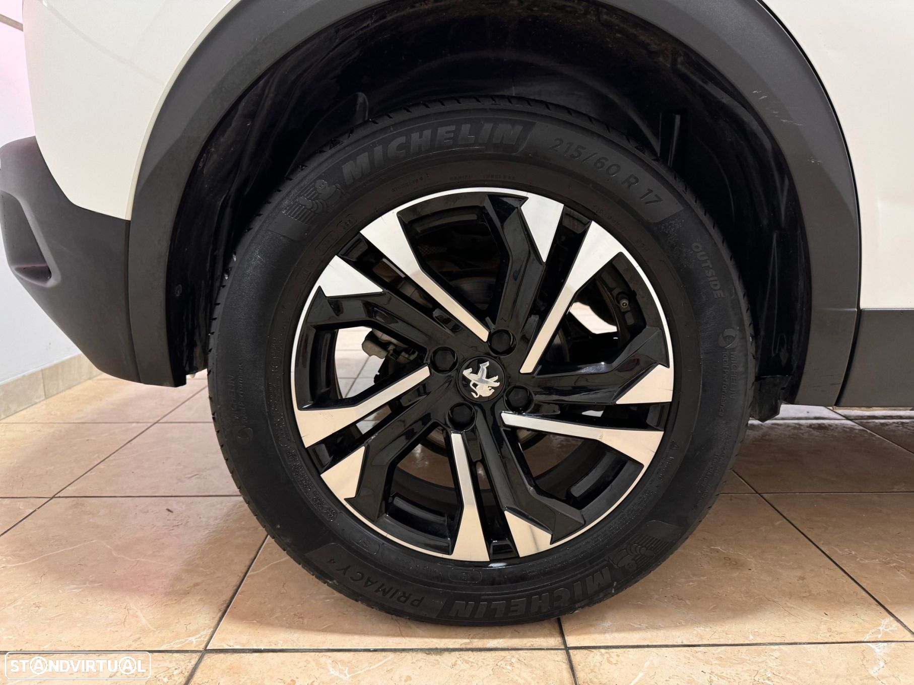 Peugeot 2008 1.2 PureTech Allure - 6