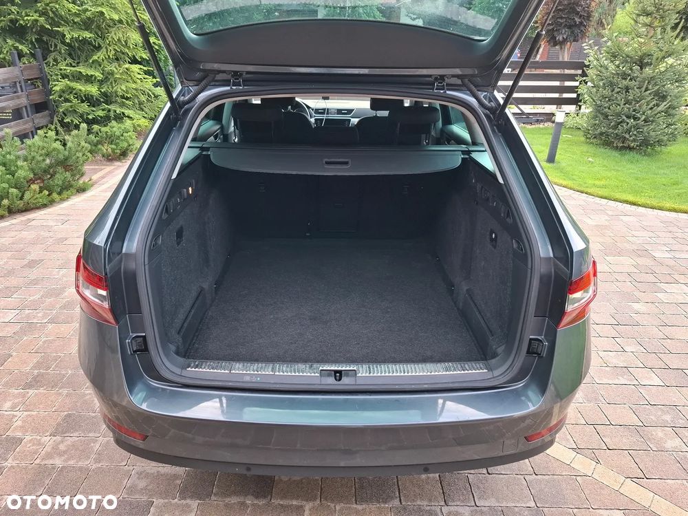 Skoda Superb 2.0 TDI DSG Ambition - 6