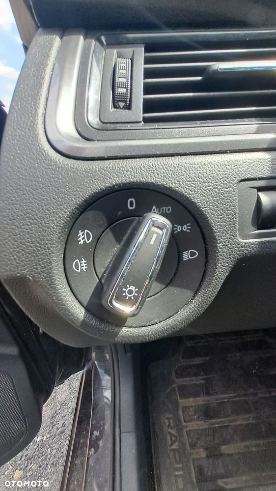 Skoda RAPID 1.6 TDI Ambition - 10