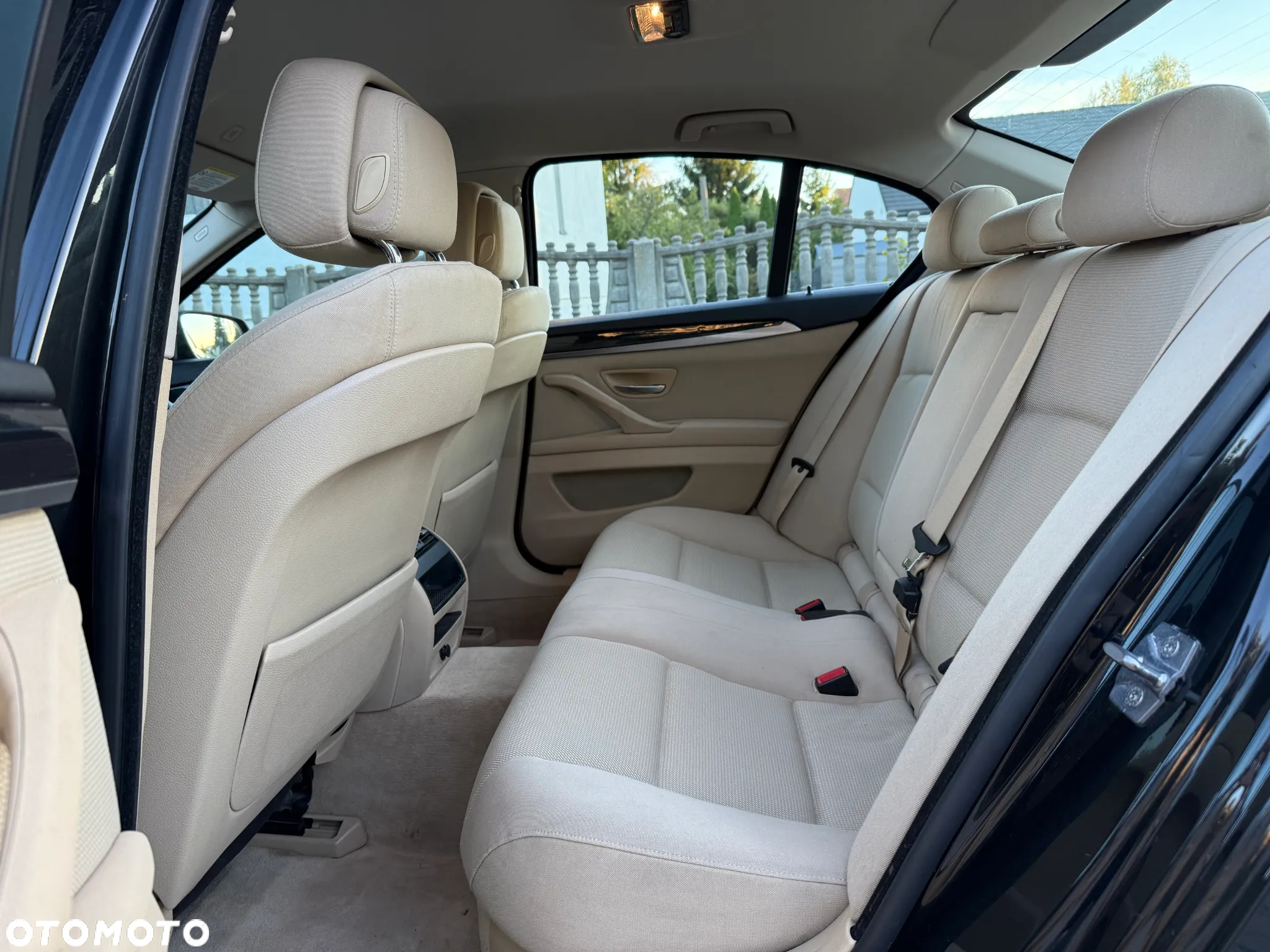 BMW Seria 5 520d - 29