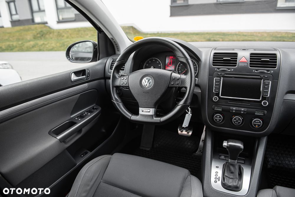 Volkswagen Golf - 24