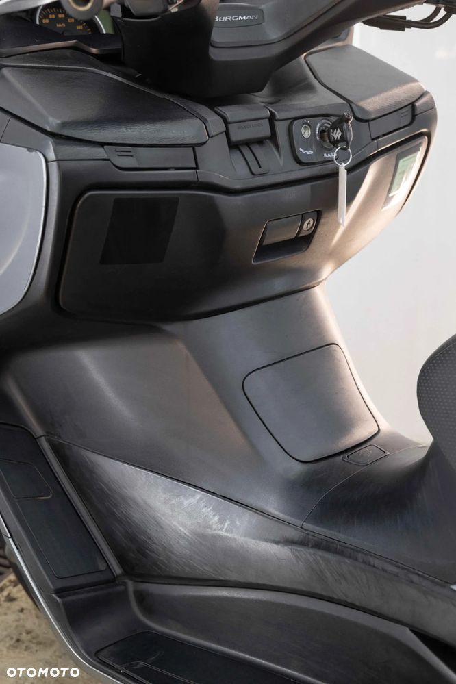 Suzuki Burgman - 21