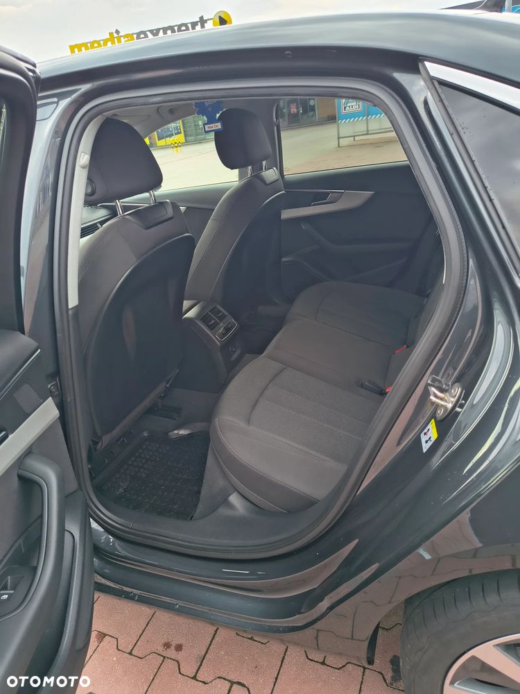 Audi A4 Limousine 40 TFSI mHEV Advanced S tronic - 8