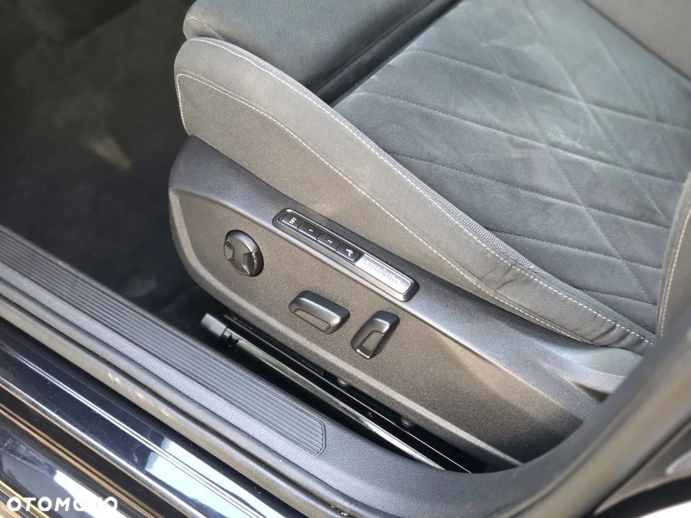 Volkswagen Golf 1.4 eHybrid OPF DSG Style - 30