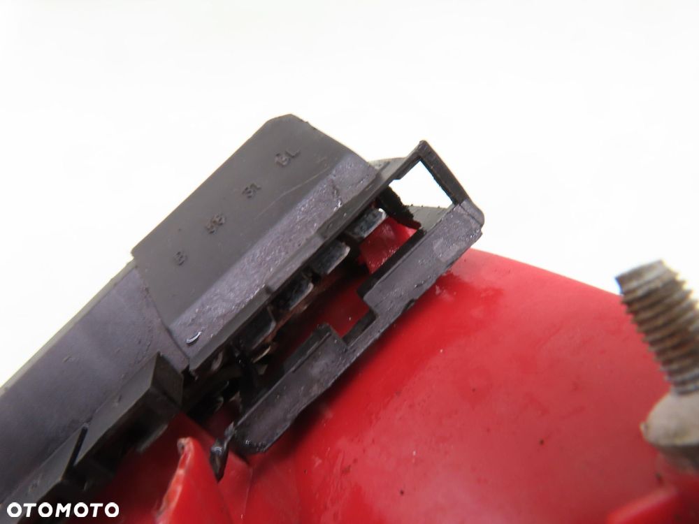 LAMPA PRAWA TYLNA AUDI 80 B4 - 2