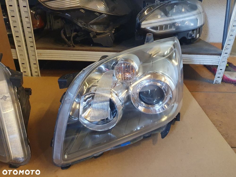 REFLEKTOR PRAWY TOYOTA AVENSIS T25 LIFT SOCZEWKA EUROPA - 2