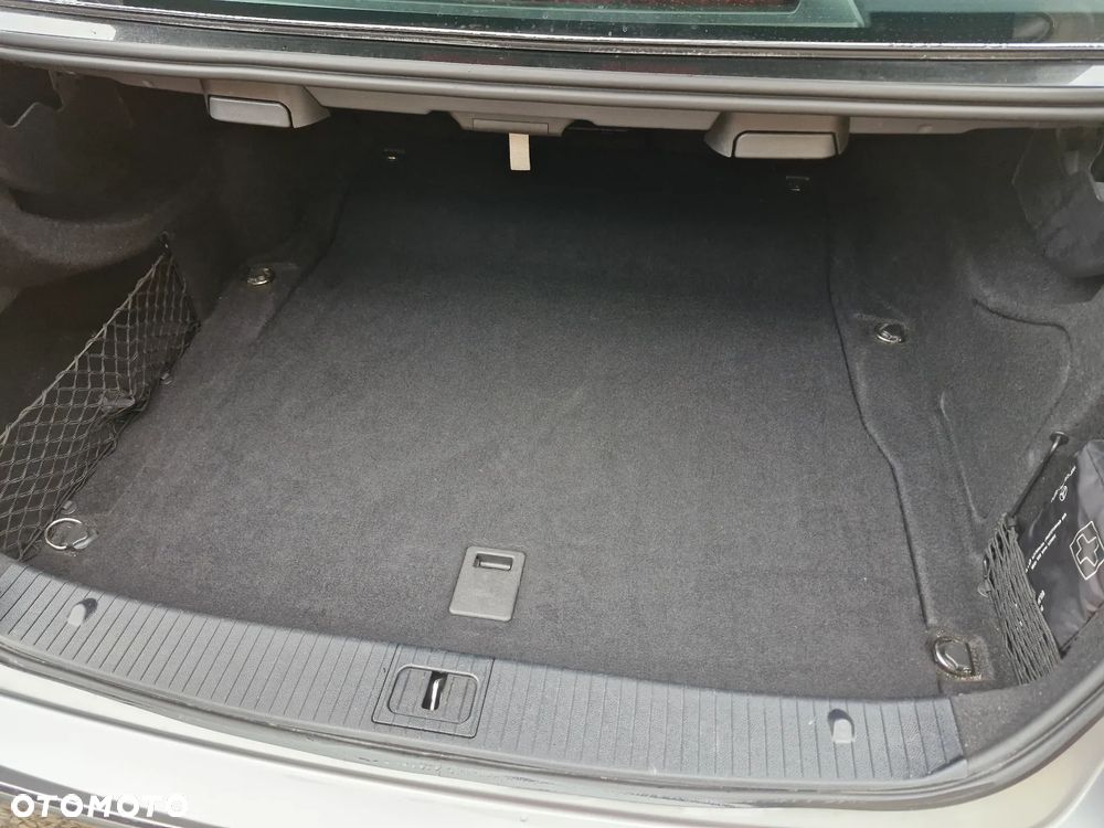 Mercedes-Benz Klasa E 200 BlueEFFICIENCY 7G-TRONIC Avantgarde - 28