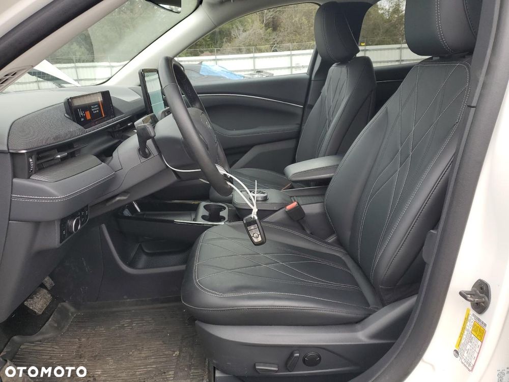 Ford Mustang Mach-E - 7