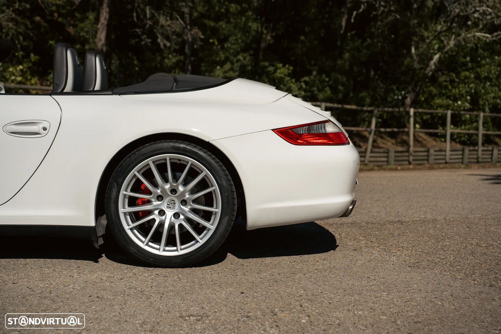 Porsche 911 (997) Carrera 4 S Cabriolet - 25