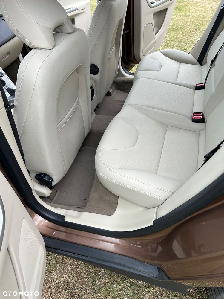 Volvo XC 60 D5 AWD Momentum - 13