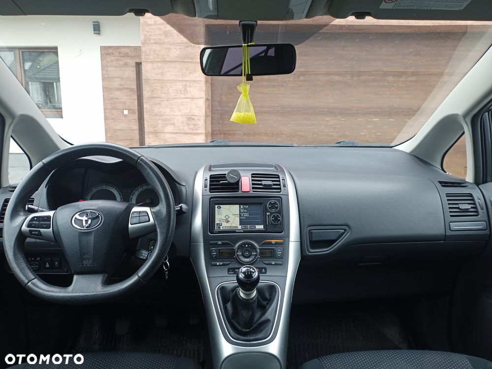 Toyota Auris 1.4 D-4D Terra - 3