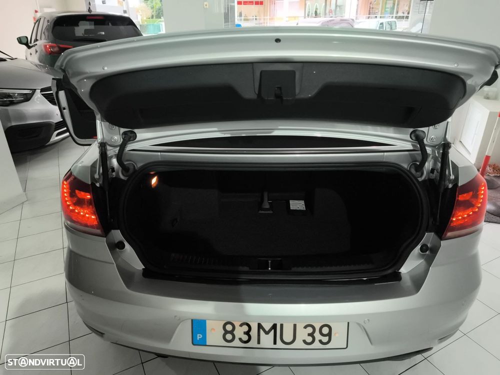 VW Golf Cabriolet 1.6 TDi BlueMotion - 19