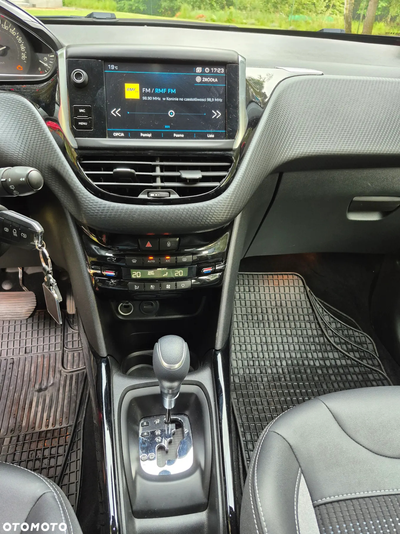 Peugeot 2008 1.2 Pure Tech Allure S&S EAT6 - 11