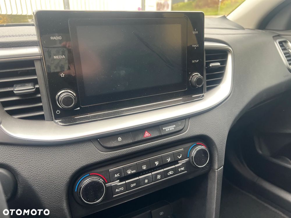 Kia XCeed 1.5 T-GDI M - 11