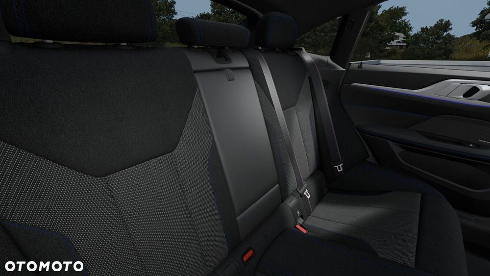 BMW i4 - 12