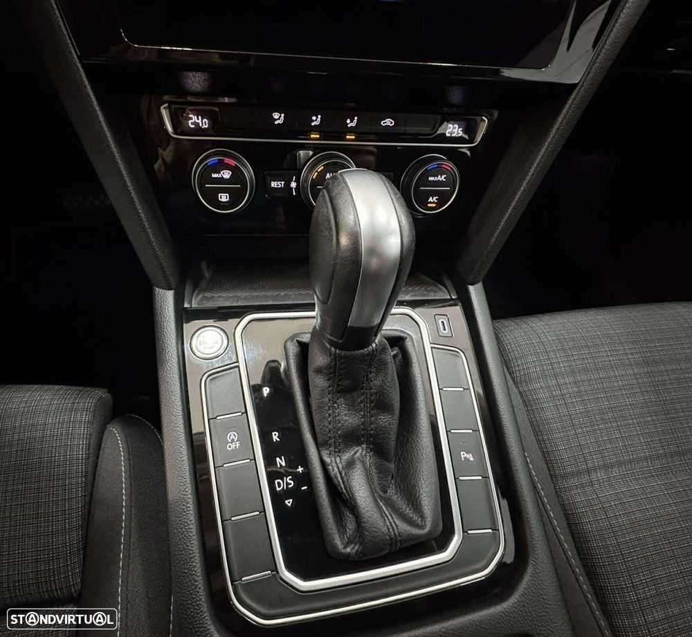 VW Passat Variant 1.6 TDI Confortline DSG - 22