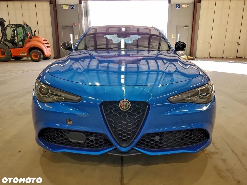 Alfa Romeo Giulia 2.0 Turbo 16V AT8-Q4 Veloce - 2