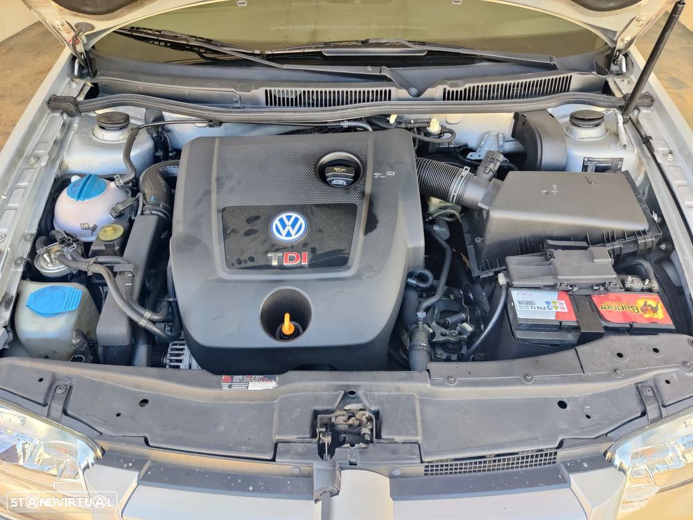 VW Bora 1.9 TDi Highline - 15