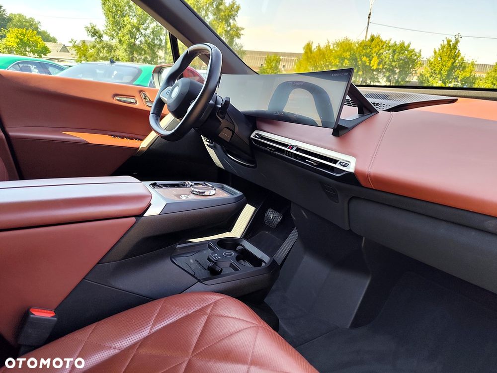 BMW iX xDrive40 76.6kWh Essence - 11