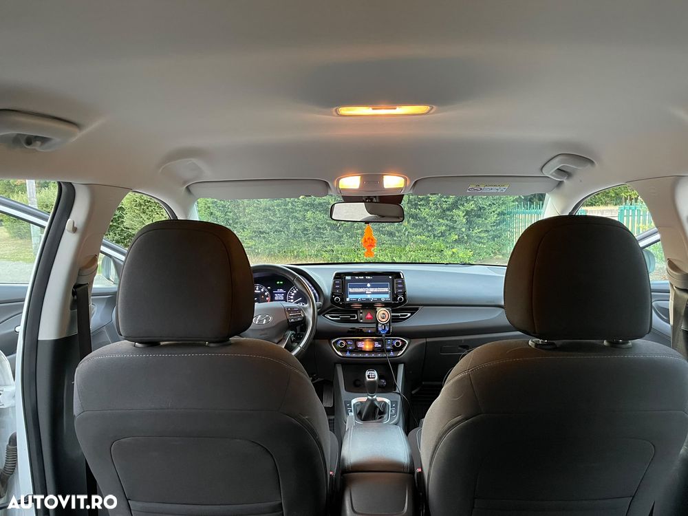 Hyundai i30 1.5 110CP M/T Highway - 17