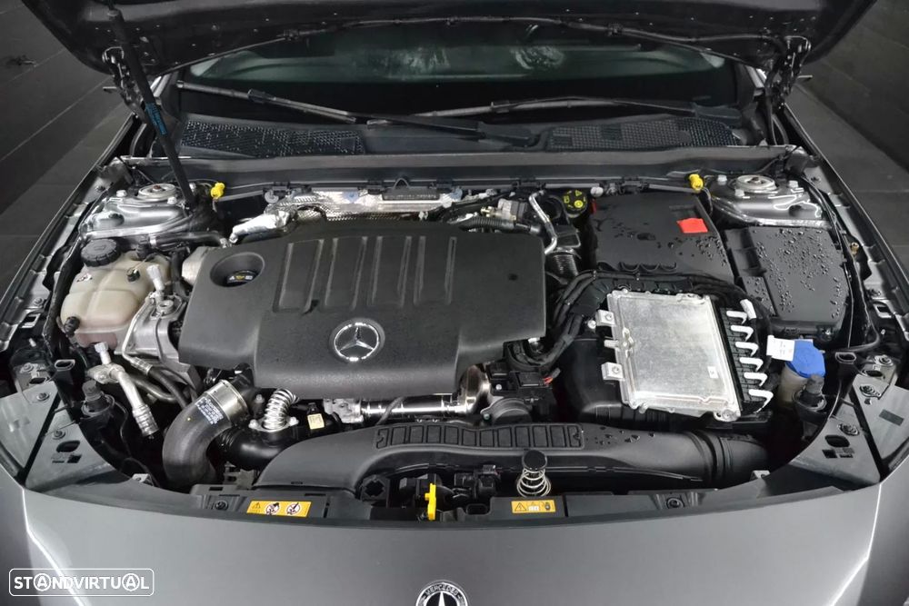 Mercedes-Benz A 200 Limousine d Progressive Aut. - 37