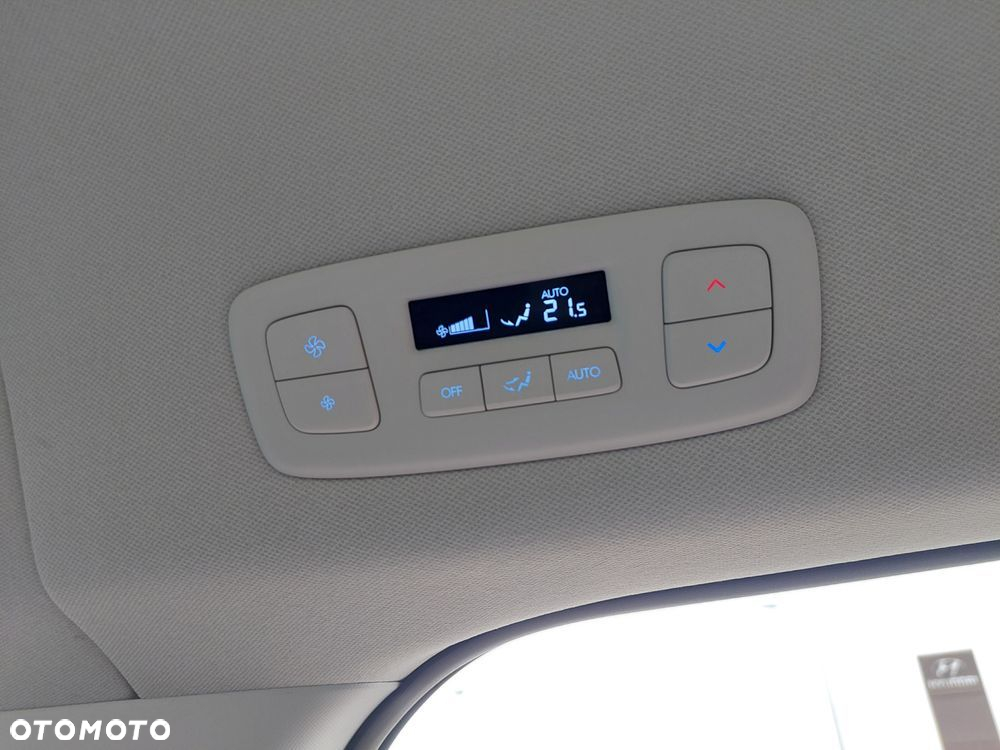 Hyundai Staria 1.6 T-GDI HEV Smart VIP - 22