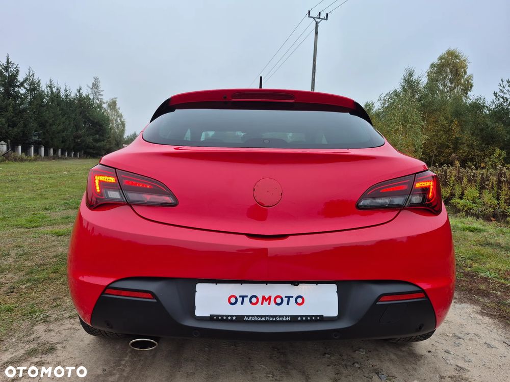 Opel Astra 2012 photo 2