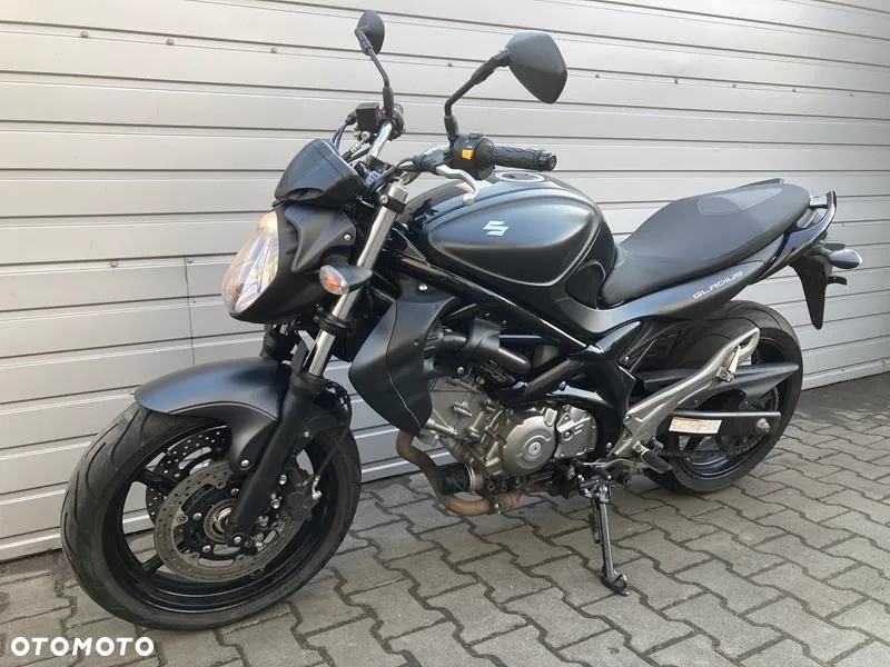 Suzuki Gladius - 4