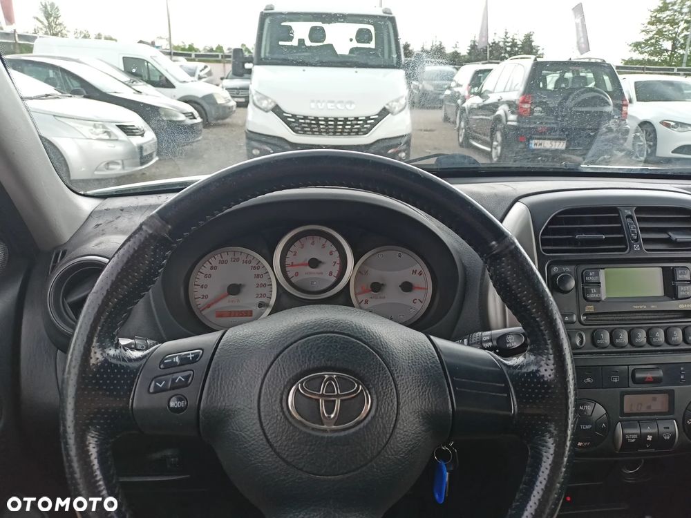 Toyota RAV4 2.0 VVT-i 4x4 - 9