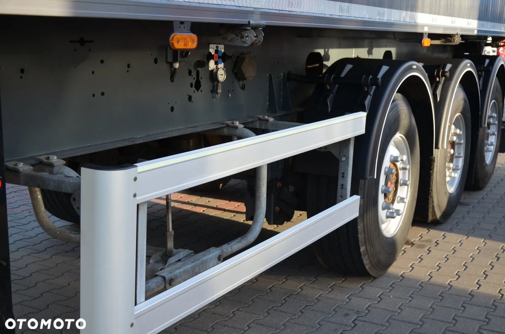 Mega LIGHT / BENALU / WYWROTKA ALU 50 m3 / 10.2023r / KLAPO DRZWI / OŚ POD. / 6150kg / SAF / 0473 - 14