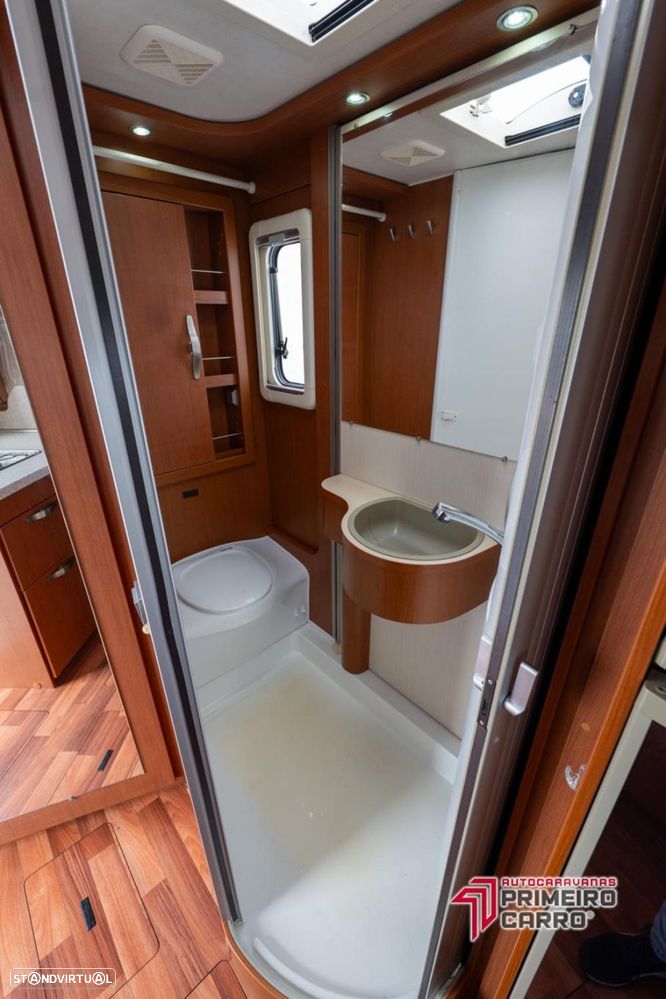 Hymer Classe B sala grande - 12