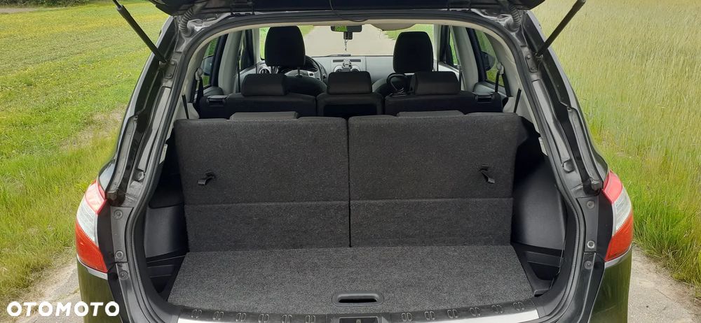 Nissan Qashqai+2 - 10