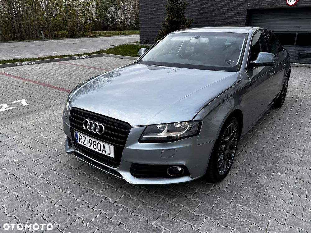 Audi A4 Limousine - 14