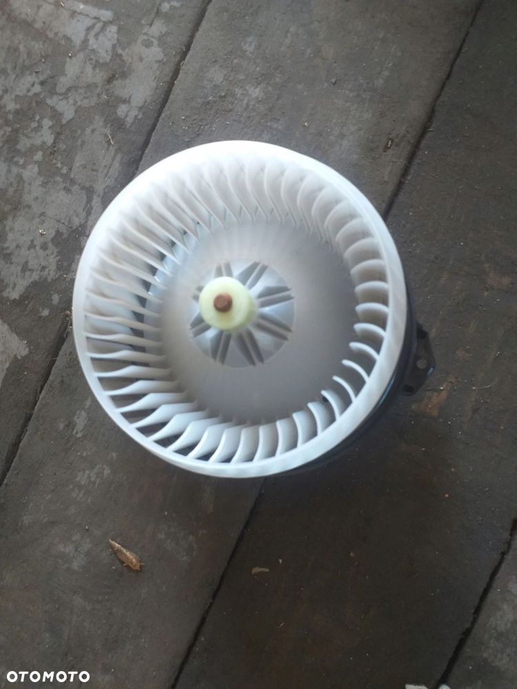 Toyota Yaris III dmuchawa silniczek nawiewu - 3