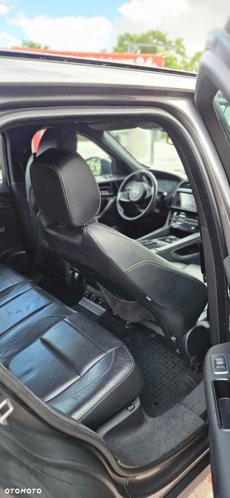Jaguar F-Pace 2.0 i4D RWD R-Sport - 9