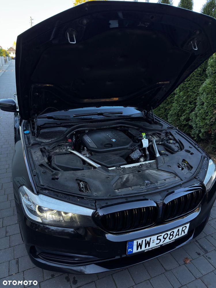 BMW Seria 5 520d Sport Line - 6