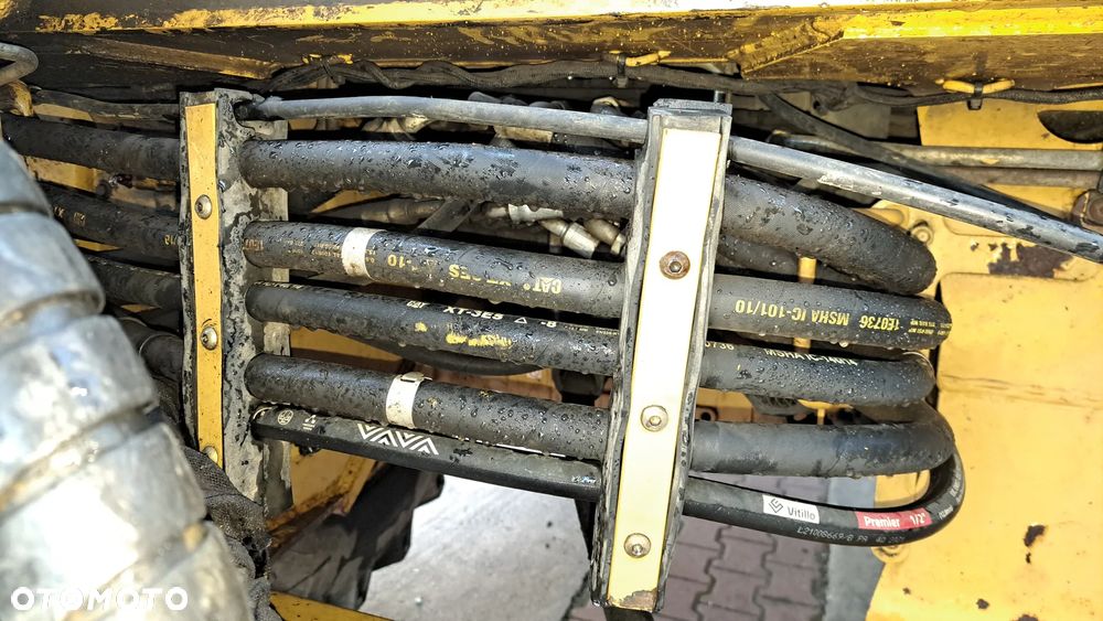 Caterpillar 428E - 3