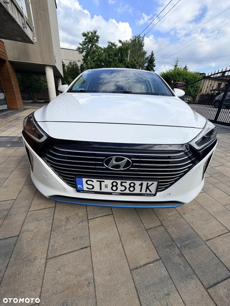 Hyundai IONIQ Hybrid Platinum - 2