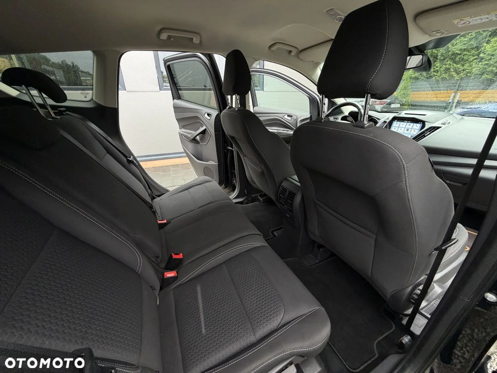 Ford Kuga 2.0 TDCi 2x4 Titanium - 17
