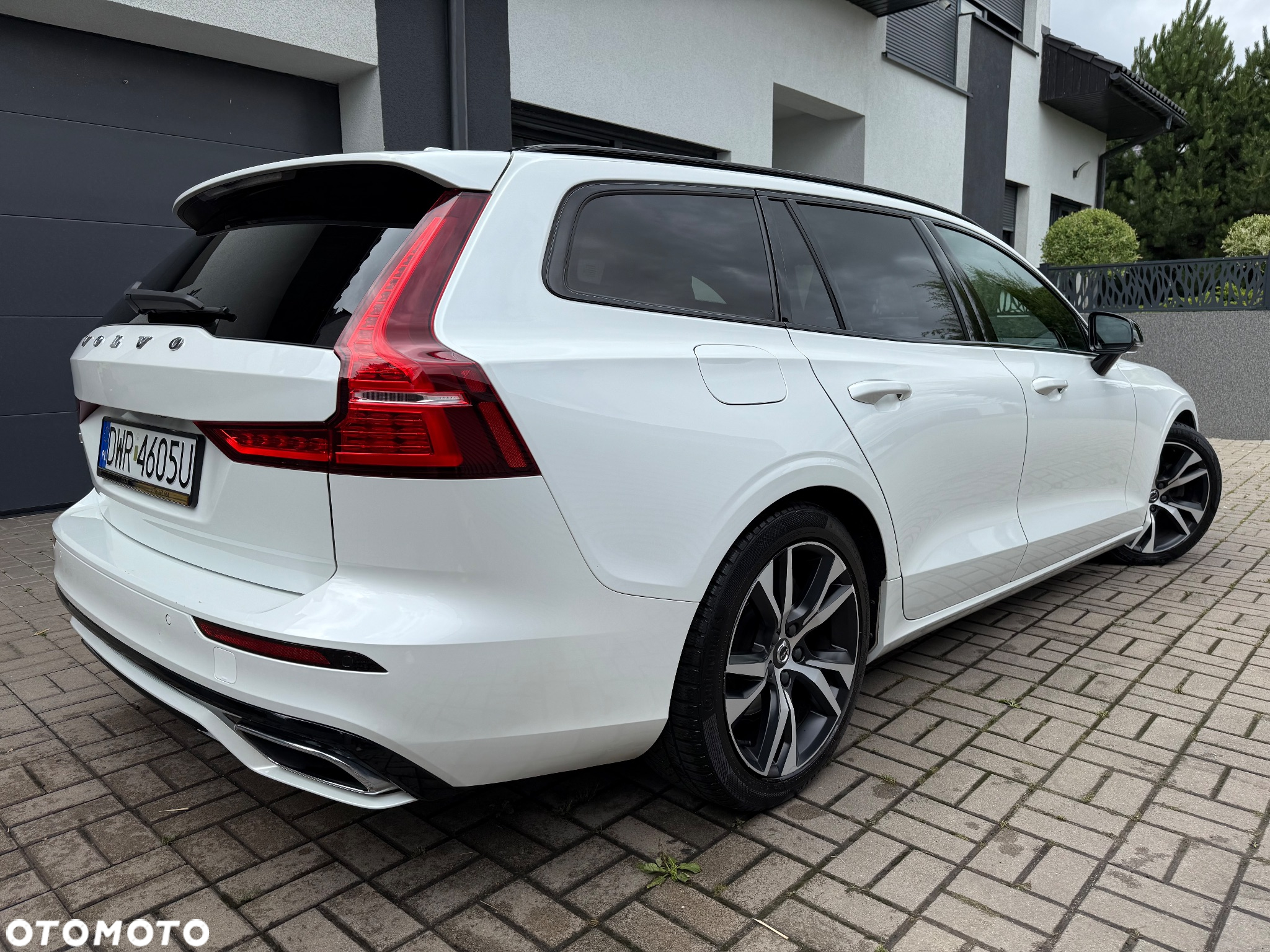 Volvo V60 D3 Drive-E R-Design Momentum - 4