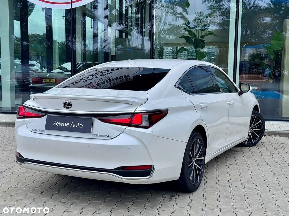 Lexus ES - 12
